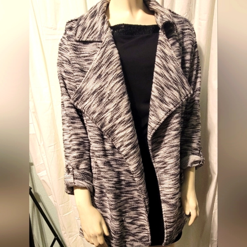 Bagatelle Black & White M Draped Open Front Knit Jacket
